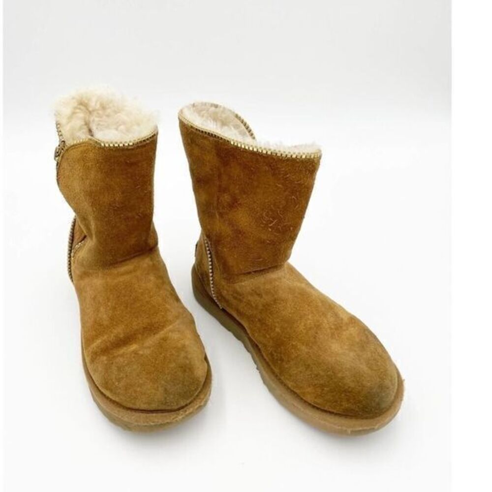 UGG Ladies Boots Side Zipper Detail Short Bootie SIZE 5